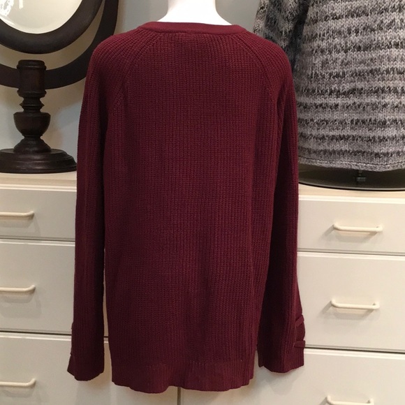 Pretty Maroon V Neck with Ties - Picture 3 of 11